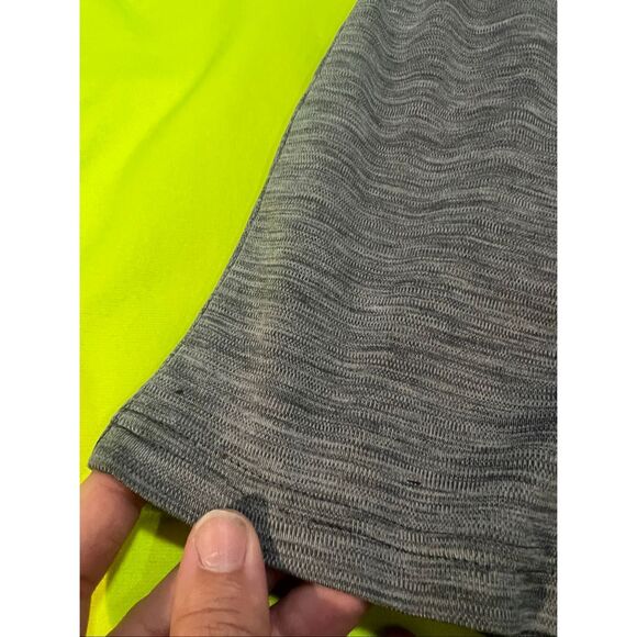 Under Armour Sweatshirt And T-Shirt Bundle Youth Size Medium FLAWED - Picture 10 of 13